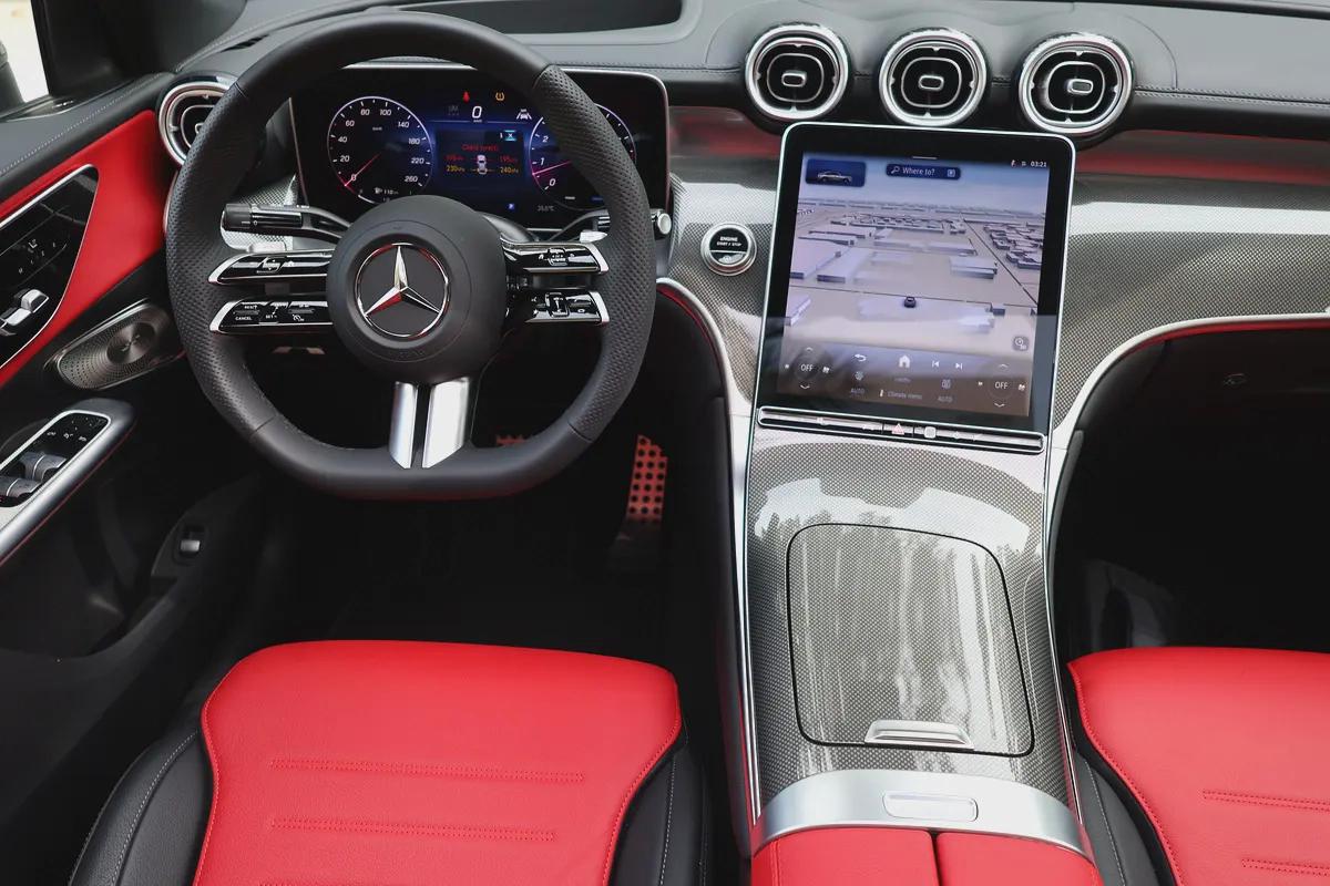 GLC300 4MATIC AMG - GCC SPECS - 340 KM ONLY - WARRANTY / SERVICE FROM GARGASH - ACCIDENT FREE --13-13