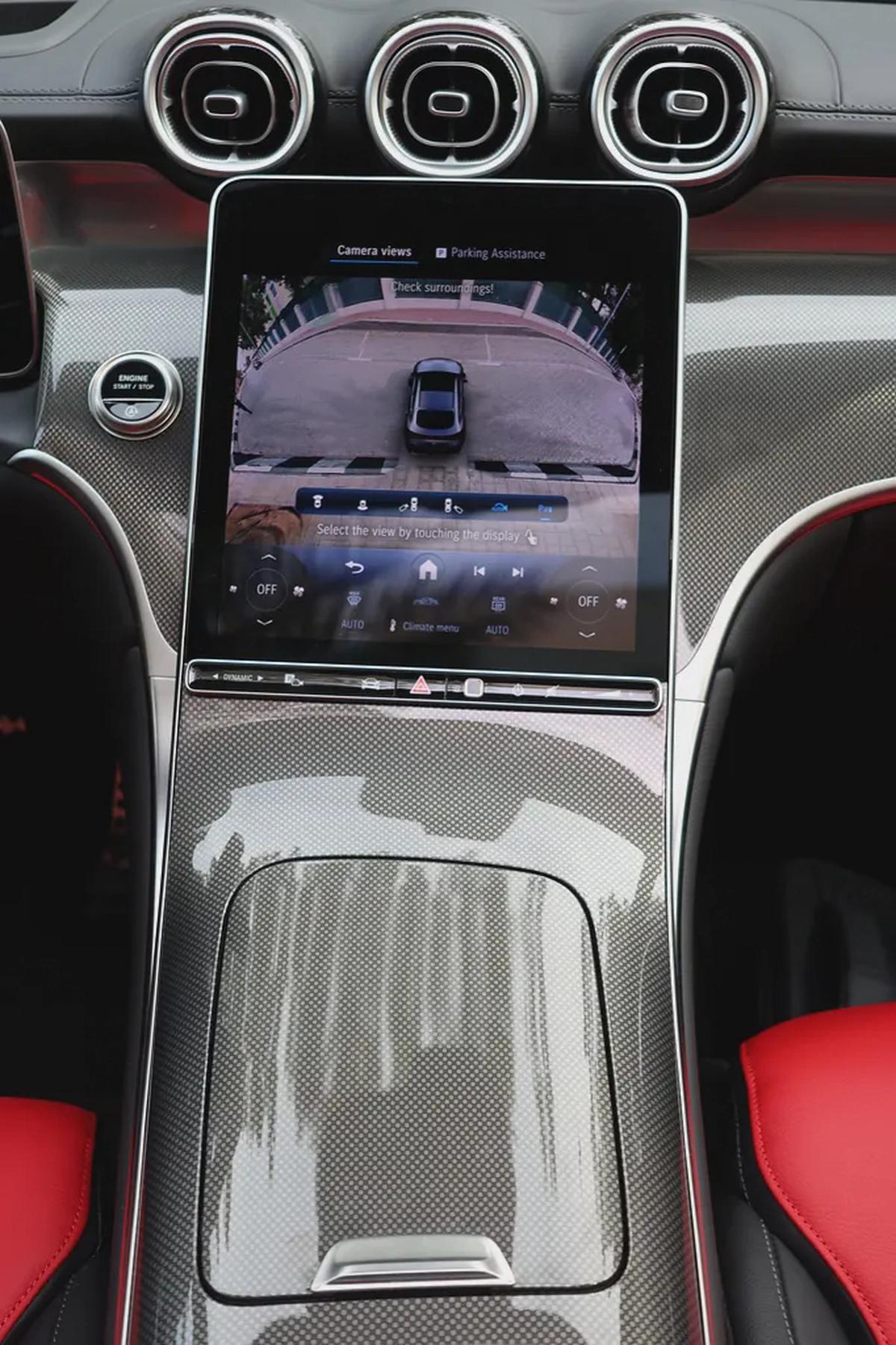 GLC300 4MATIC AMG - GCC SPECS - 340 KM ONLY - WARRANTY / SERVICE FROM GARGASH - ACCIDENT FREE --14-14