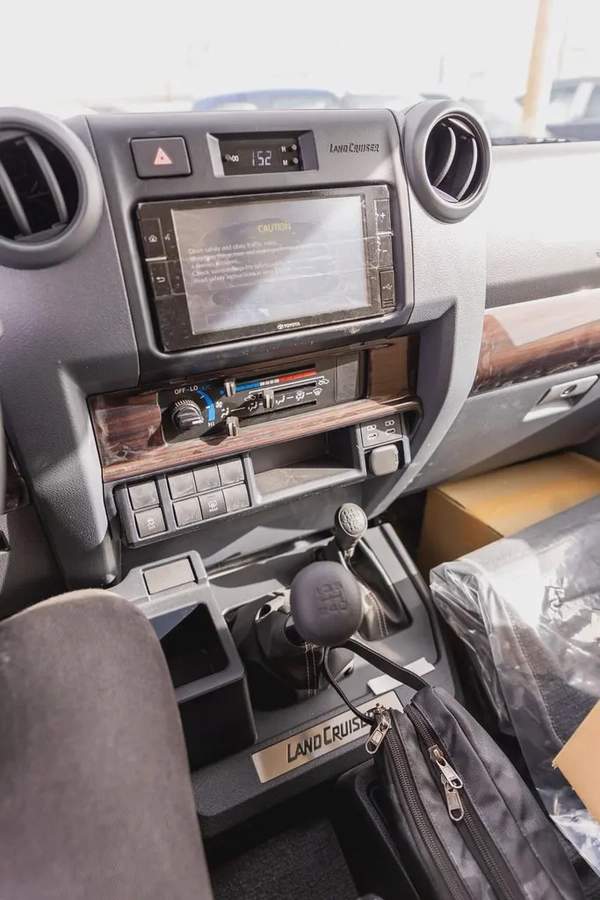 2025 Toyota Land Cruiser 70 LX - GCC Specs - Brand New!