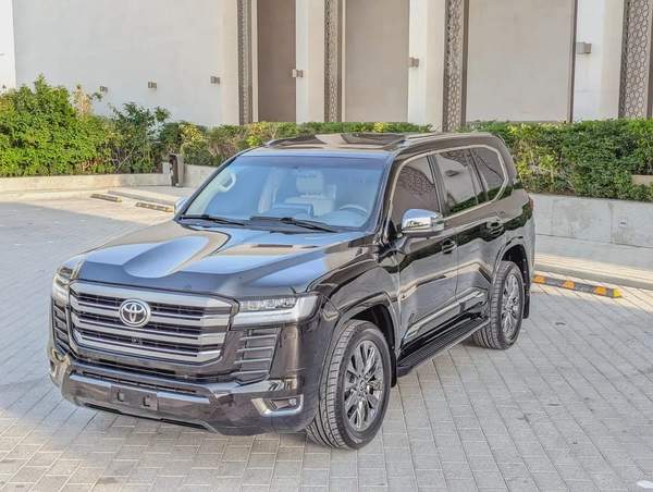 TOYOTA LAND CRUISER 2015 FACELIFTED 2025 FULL OPTION GXR V6 4.0L IN EXCELLENT CONDITION