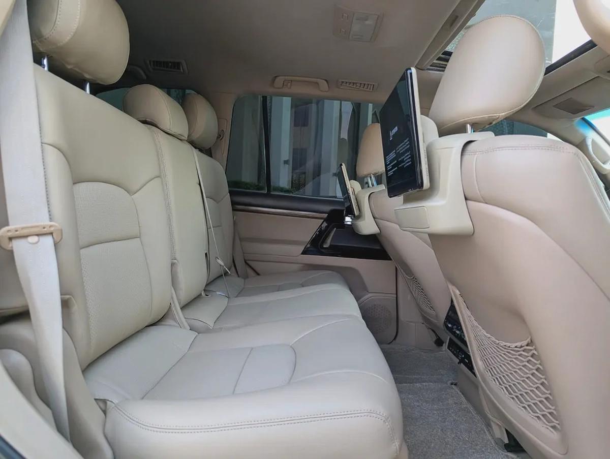 TOYOTA LAND CRUISER 2015 FACELIFTED 2025 FULL OPTION GXR V6 4.0L IN EXCELLENT CONDITION-5-5