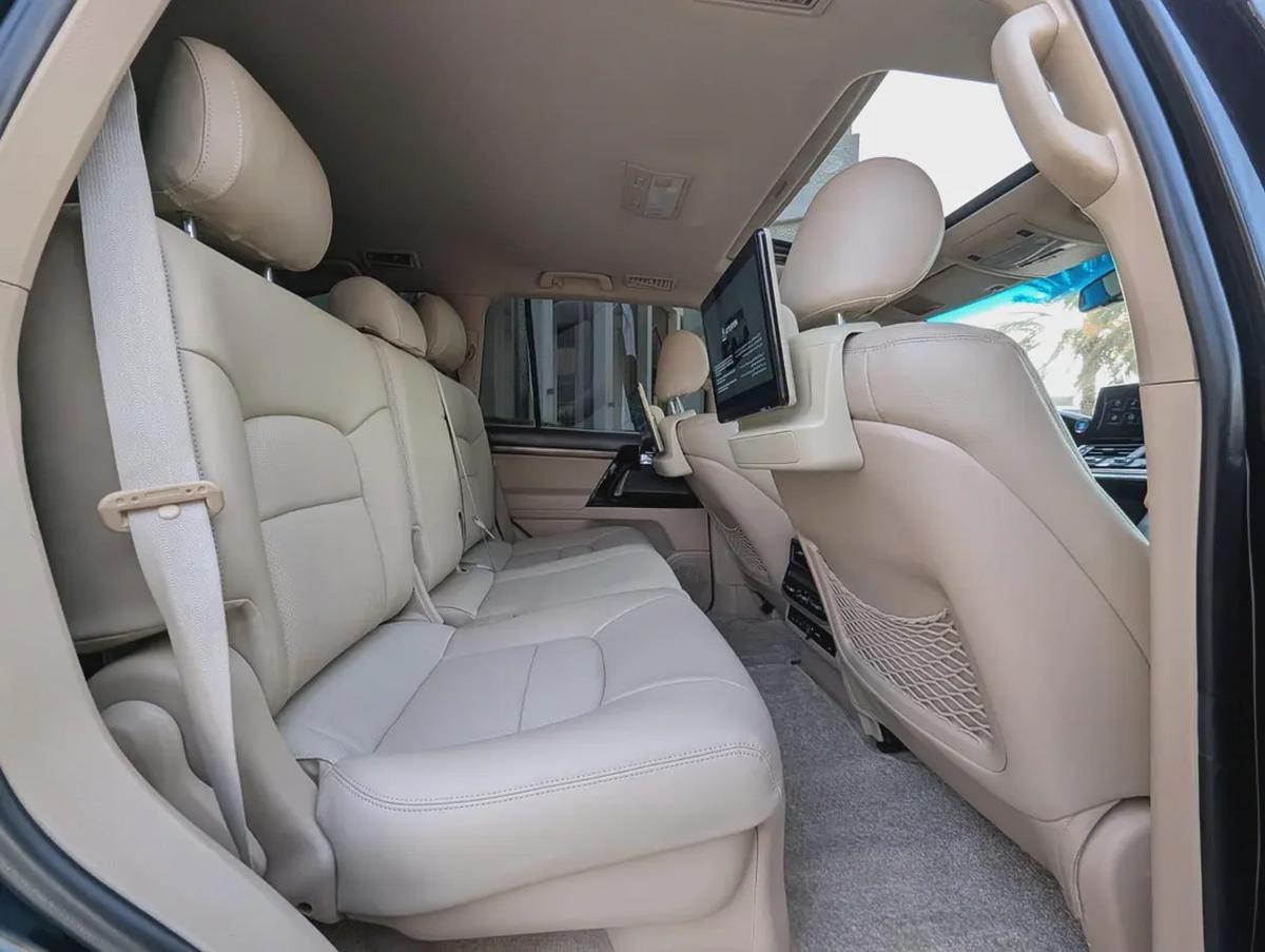 TOYOTA LAND CRUISER 2015 FACELIFTED 2025 FULL OPTION GXR V6 4.0L IN EXCELLENT CONDITION-6-6