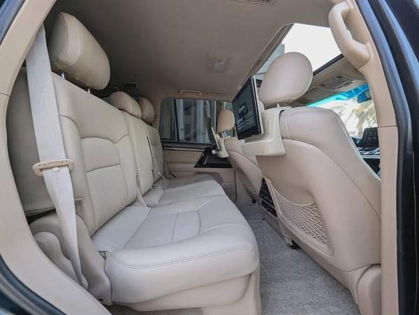 TOYOTA LAND CRUISER 2015 FACELIFTED 2025 FULL OPTION GXR V6 4.0L IN EXCELLENT CONDITION