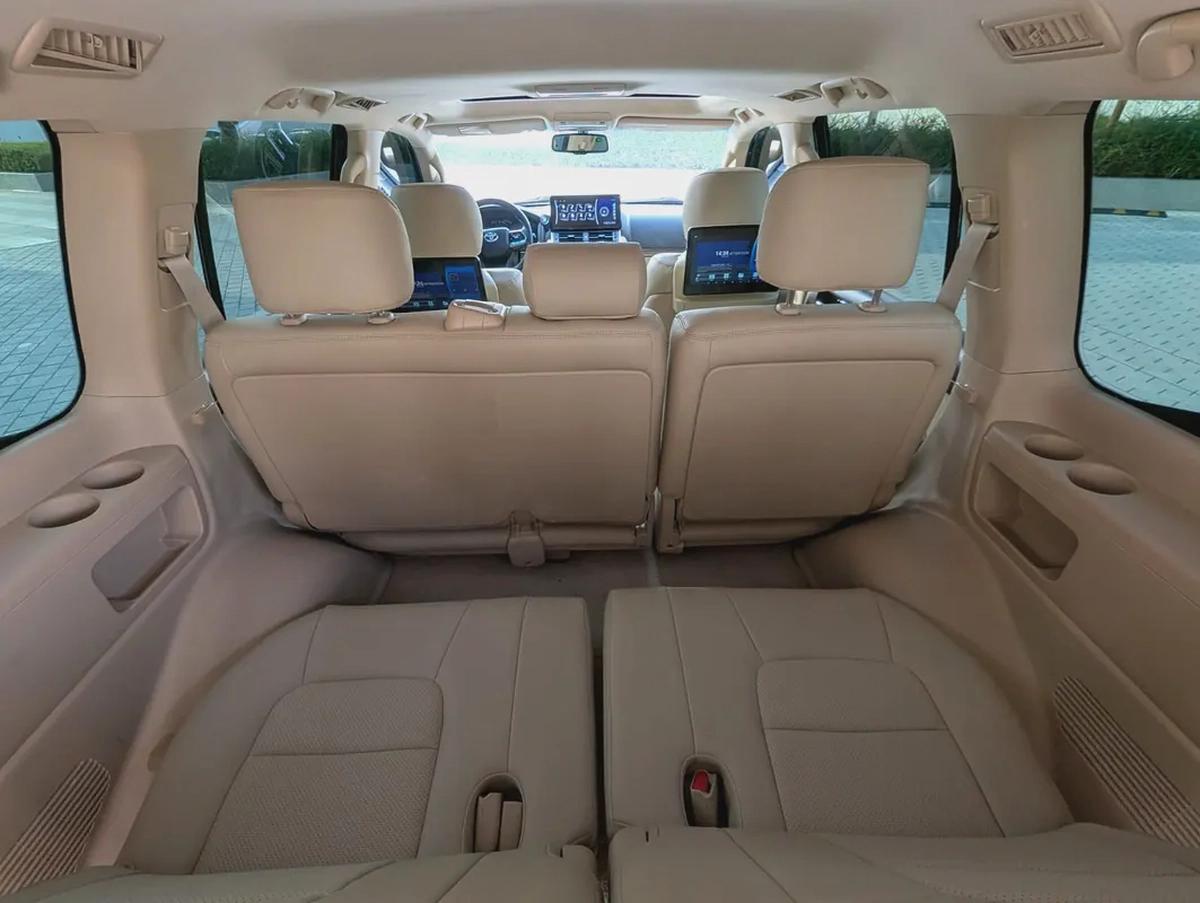 TOYOTA LAND CRUISER 2015 FACELIFTED 2025 FULL OPTION GXR V6 4.0L IN EXCELLENT CONDITION-7-7