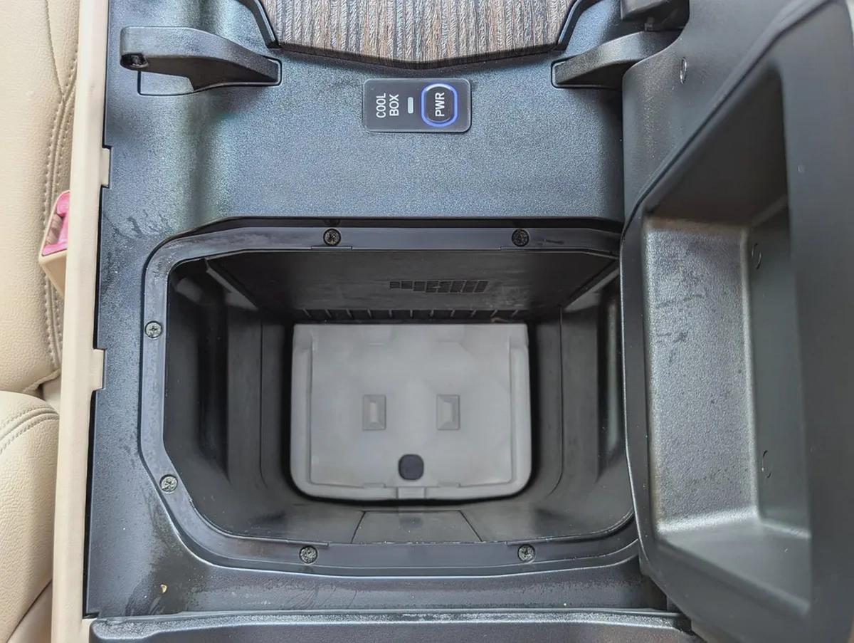 TOYOTA LAND CRUISER 2015 FACELIFTED 2025 FULL OPTION GXR V6 4.0L IN EXCELLENT CONDITION-8-8