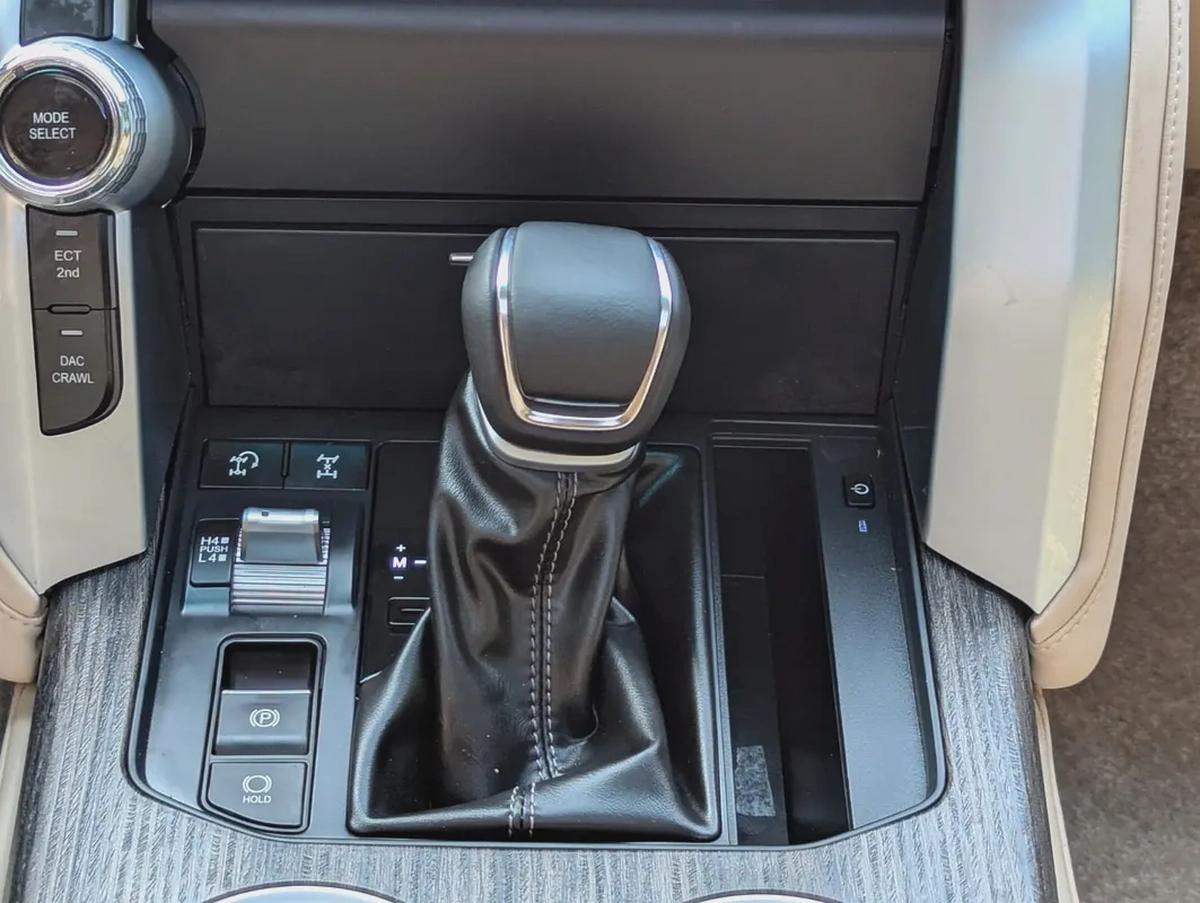 TOYOTA LAND CRUISER 2015 FACELIFTED 2025 FULL OPTION GXR V6 4.0L IN EXCELLENT CONDITION-11-11