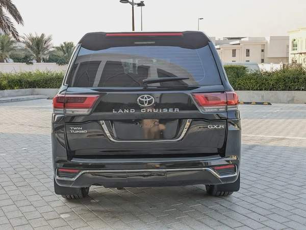 TOYOTA LAND CRUISER 2015 FACELIFTED 2025 FULL OPTION GXR V6 4.0L IN EXCELLENT CONDITION