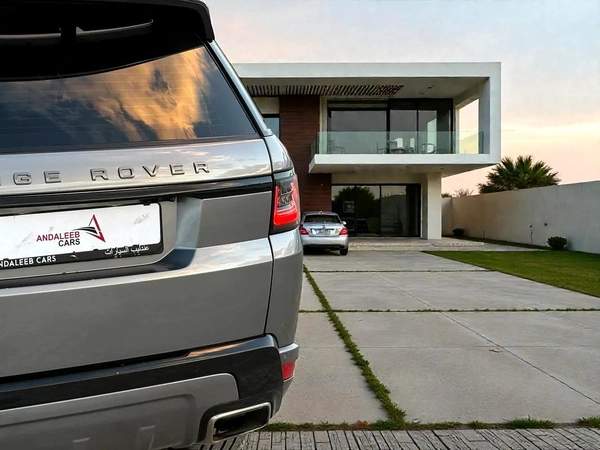 AED 3,440 P.M | 0% DOWN PAYMENT | RANGE ROVER SPORT HSE V6 | 2021 | GCC SPECS