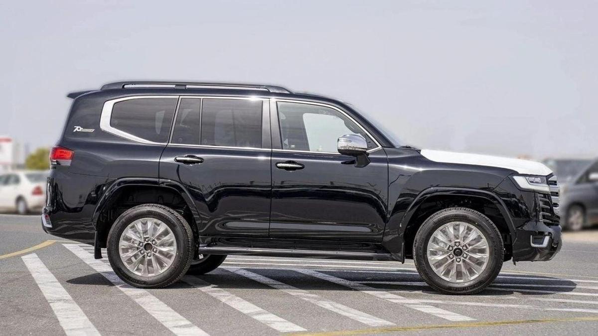 Toyota Land Cruiser VXR TWIN TURBO 3.5L-2-2