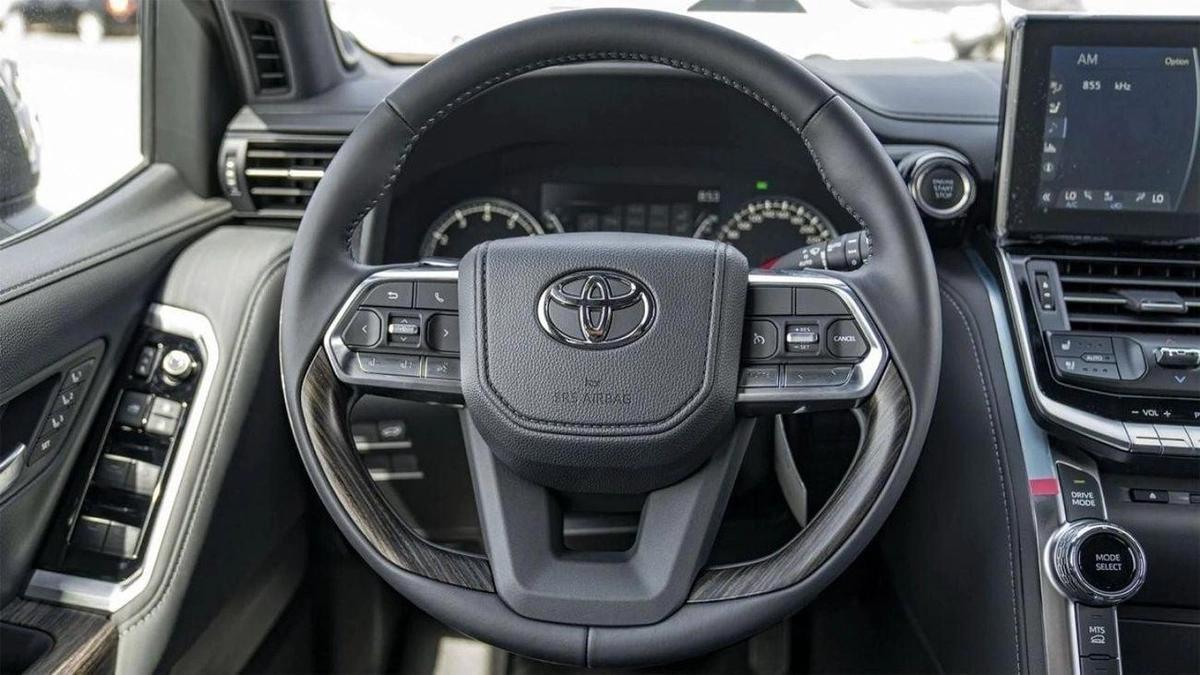 Toyota Land Cruiser VXR TWIN TURBO 3.5L-8-8