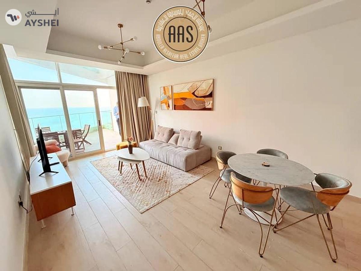 Luxurious 1bhk just 140k fully furnished in palm Jumeirah beach front-0-landscape