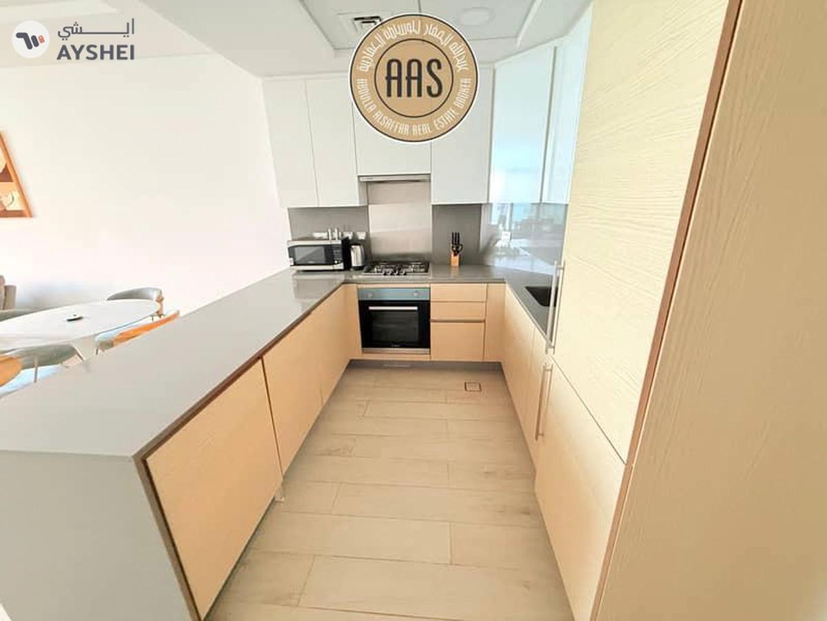 Luxurious 1bhk just 140k fully furnished in palm Jumeirah beach front-1-landscape