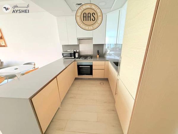 Luxurious 1bhk just 140k fully furnished in palm Jumeirah beach front