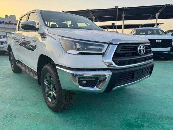 Toyota Hilux 2.4L 4X4 MANUAL DIGITAL AC 2025 MODEL GCC