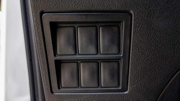 Toyota Hilux 2.4L MED OPTION DIESEL 2024