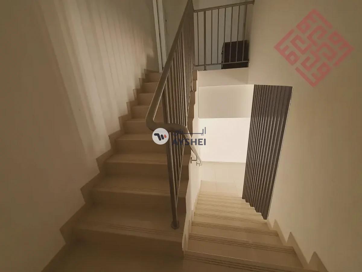 Middle Unit |Lavish Townhouse in Excellent Community-1-1