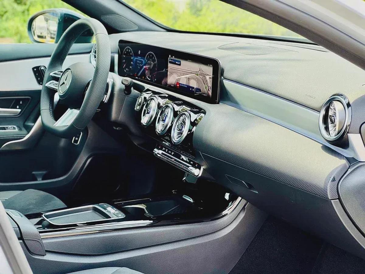 MERCEDES BENZ A200 | BRAND NEW | YEAR: 2026 | GCC SPECS | 5 YEARS WARRANTY AND FREE SERVICE CONTRACT UPTO 105,000KMS-4-4