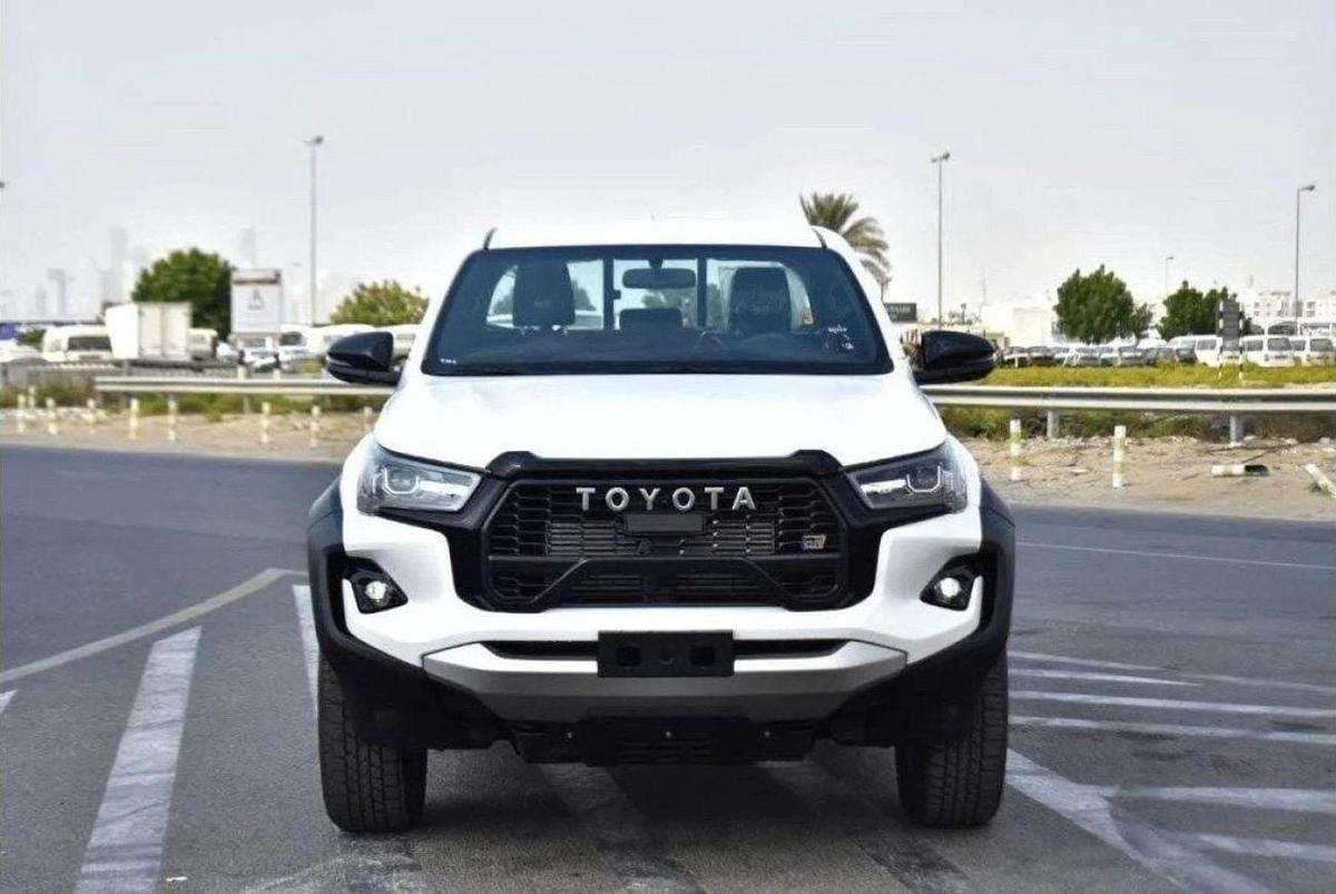 Toyota Hilux GR Sport 2.8L-1-1
