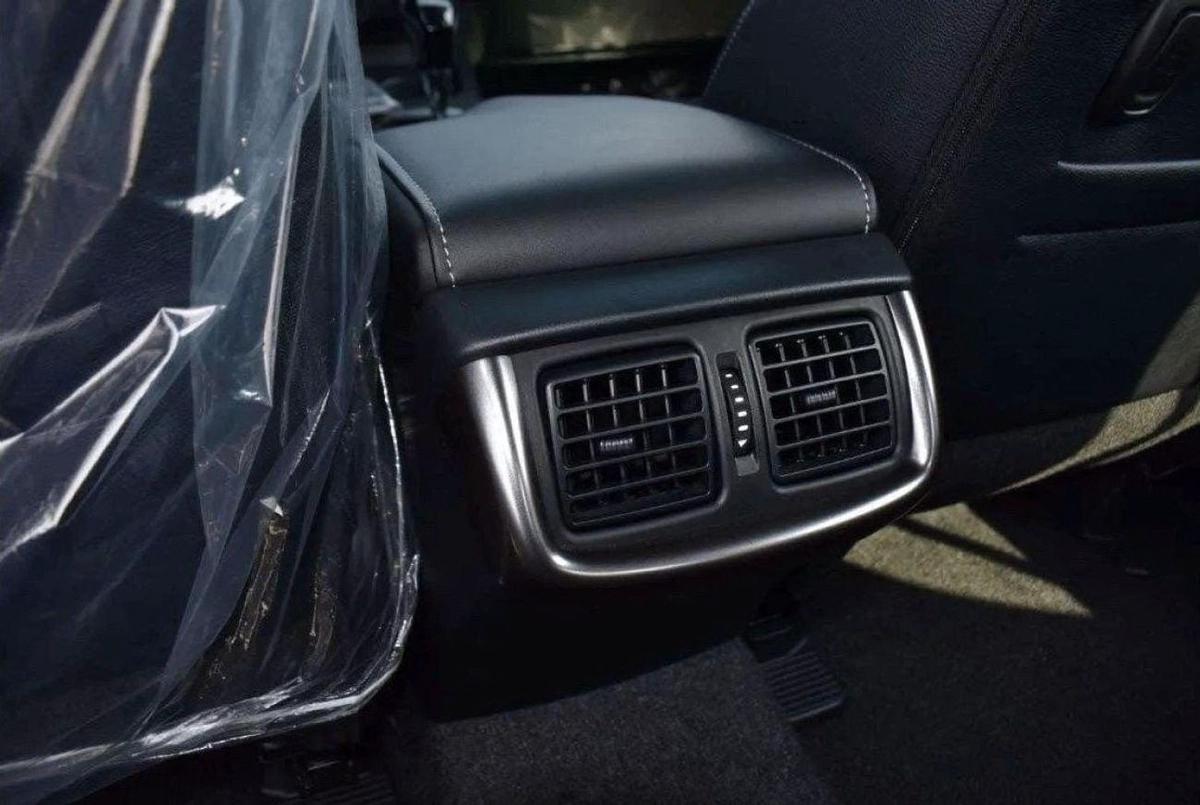 Toyota Hilux GR Sport 2.8L-8-8