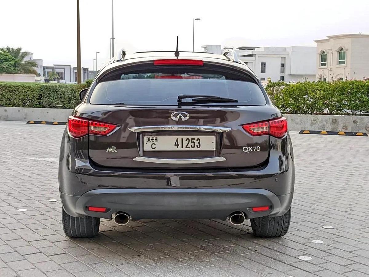 Infiniti QX70 Luxury-18-18