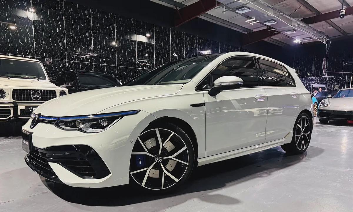 Volkswagen Golf R 2023 GCC specs for 159,000.00 AED-1-1