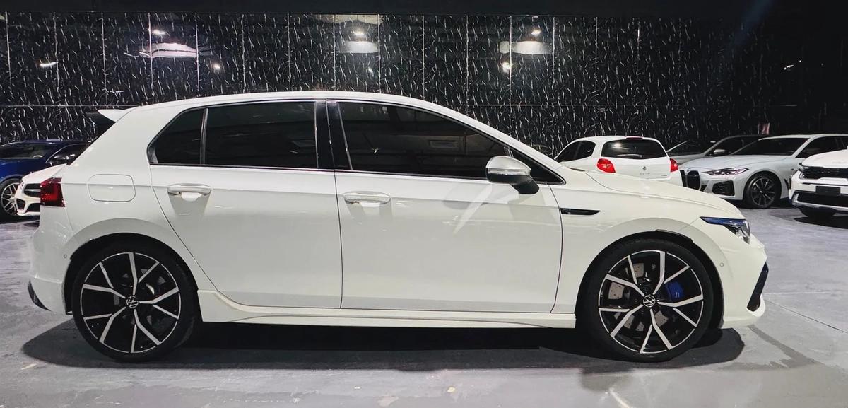 Volkswagen Golf R 2023 GCC specs for 159,000.00 AED-5-5