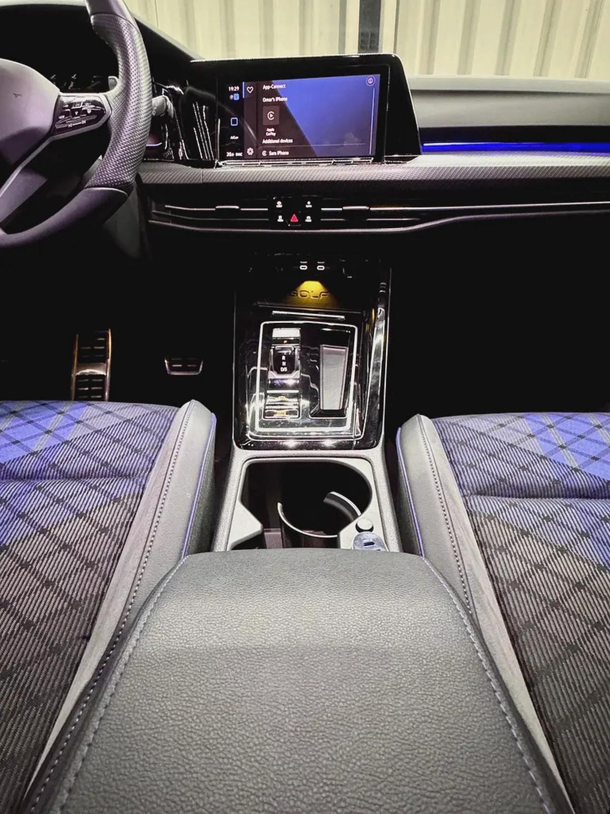 Volkswagen Golf R 2023 GCC specs for 159,000.00 AED-8-8