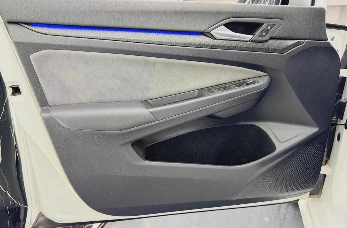 Volkswagen Golf R 2023 GCC specs for 159,000.00 AED-15-15