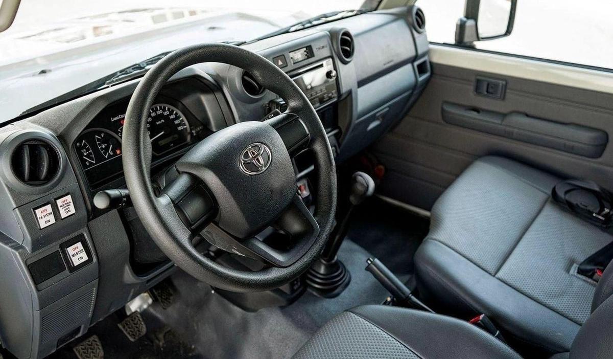 Toyota Land Cruiser 70 Toyota land cruiser hard top lc78 ambulance 4.2L diesel MY2024-11-11