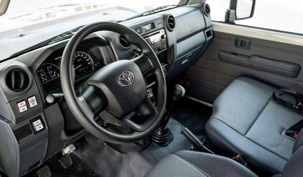 Toyota Land Cruiser 70 Toyota land cruiser hard top lc78 ambulance 4.2L diesel MY2024