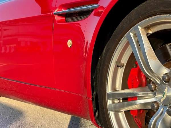 ASTON MARTIN VANTAGE | 4.7L V8 | 2009 | GCC SPECS