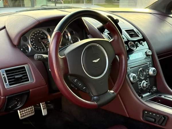 ASTON MARTIN VANTAGE | 4.7L V8 | 2009 | GCC SPECS