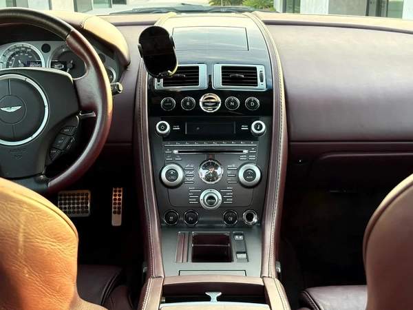 ASTON MARTIN VANTAGE | 4.7L V8 | 2009 | GCC SPECS