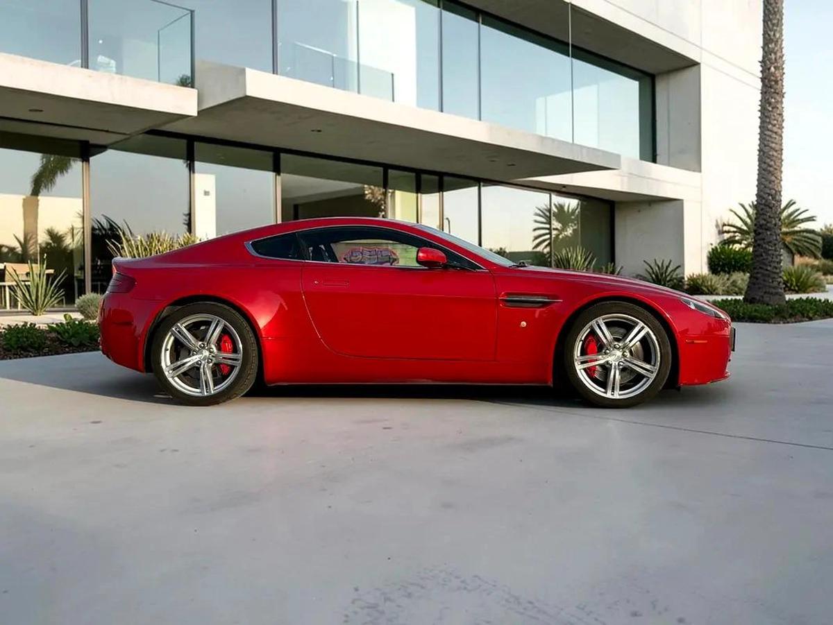 ASTON MARTIN VANTAGE | 4.7L V8 | 2009 | GCC SPECS-5-5
