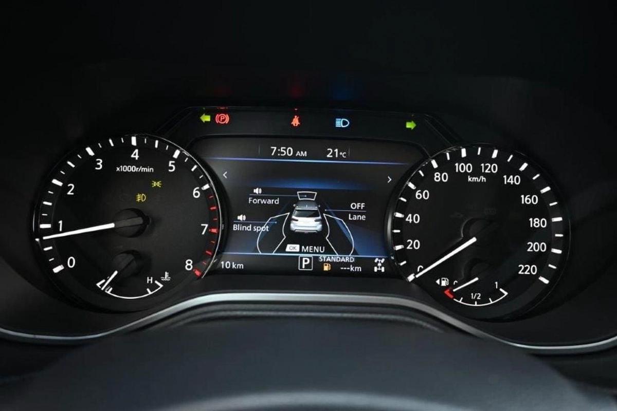 Nissan XTerra Platinum 2.5L 4WD-9-9