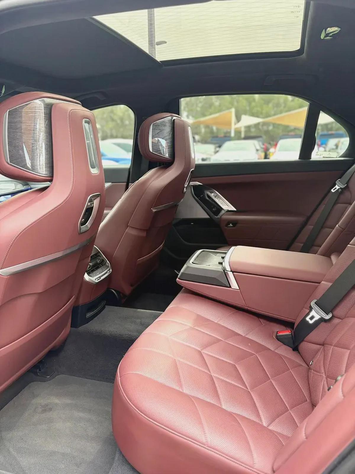 BMW 760i X DRIVE V VIP 2023 Zero Accidents Perfect Condition M Sport Package Full option-9-9