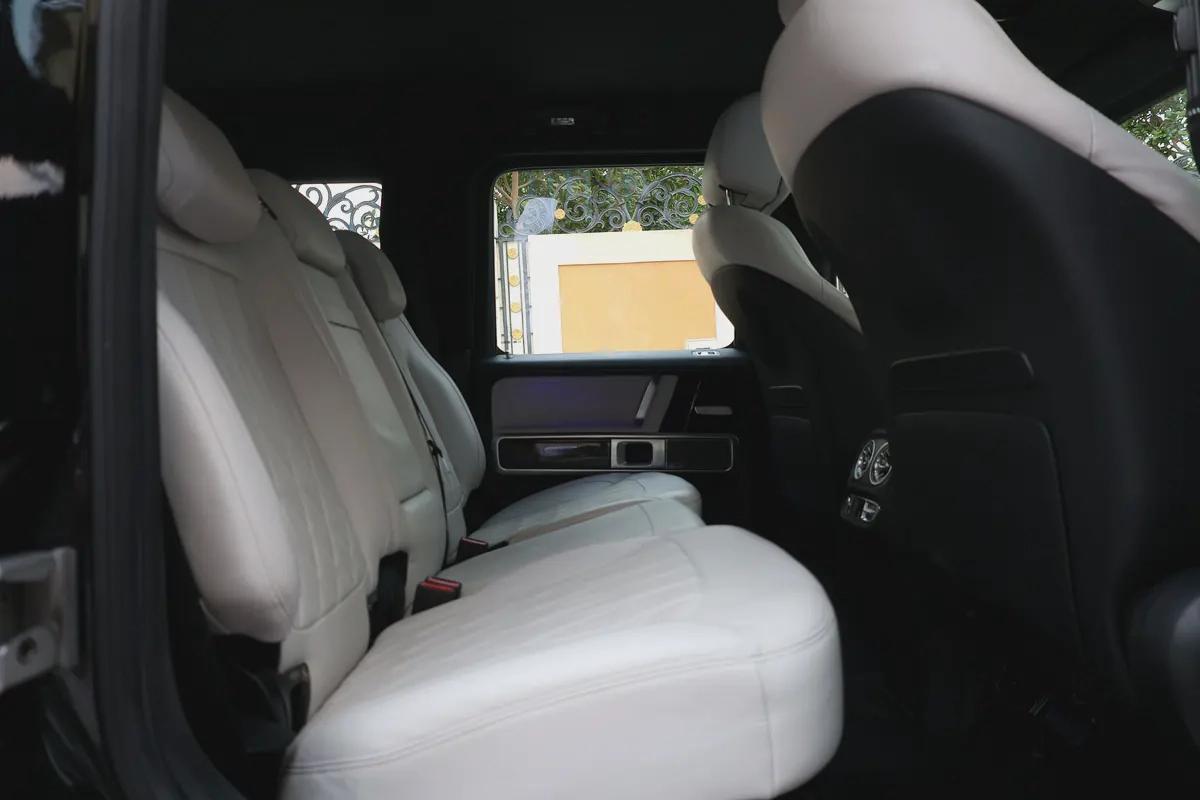 MERCEDES BENZ G63 AMG ( NIGHT PACKAGE )-110000KM-2021-GCC SPECS-UNDER WARRANTY-18-18