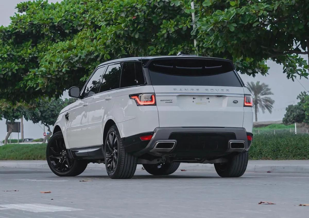 Land Rover Range Rover Sport HSE 2018 - American Specs - GCC Stock-4-4