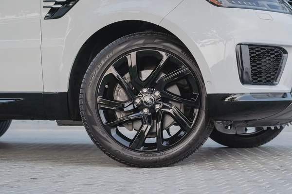 Land Rover Range Rover Sport HSE 2018 - American Specs - GCC Stock