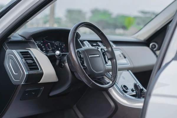 Land Rover Range Rover Sport HSE 2018 - American Specs - GCC Stock