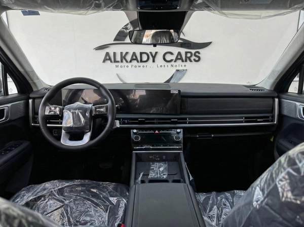 Hyundai Santa Fe 2.0T GDi 8A/T Explorer Pro – 2025 Model (Chinese Specs)