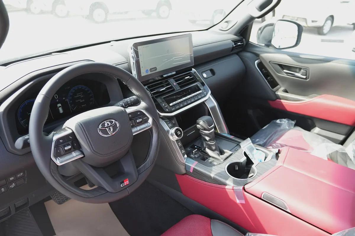 TOYOTA LAND CRUSIER GR SPORT 3.5L TWIN TURBO MODEL 2026 FULL OPTION-5-5