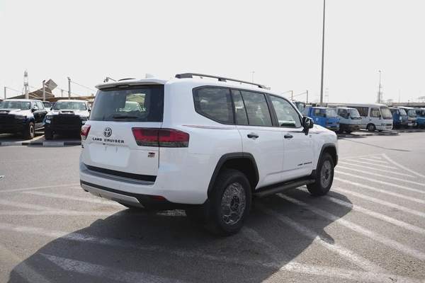 TOYOTA LAND CRUSIER GR SPORT 3.5L TWIN TURBO MODEL 2026 FULL OPTION