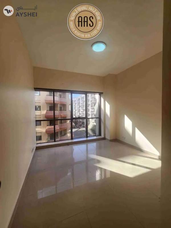Spacious and luxurious 4bhk with maids room in mankhool near sharaf dg metro station