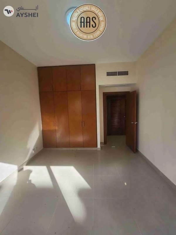 Spacious and luxurious 4bhk with maids room in mankhool near sharaf dg metro station