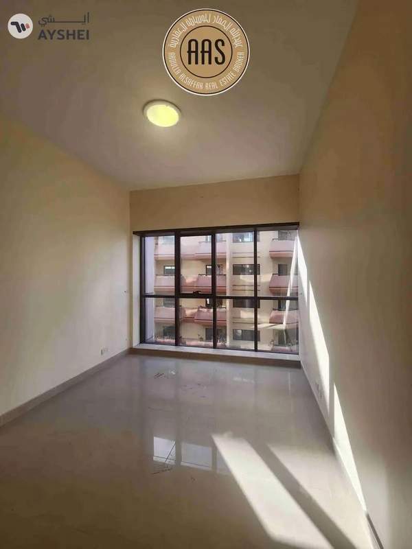 Spacious and luxurious 4bhk with maids room in mankhool near sharaf dg metro station