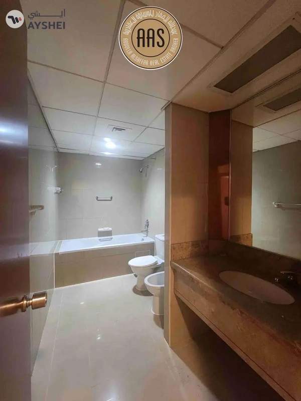 Spacious and luxurious 4bhk with maids room in mankhool near sharaf dg metro station