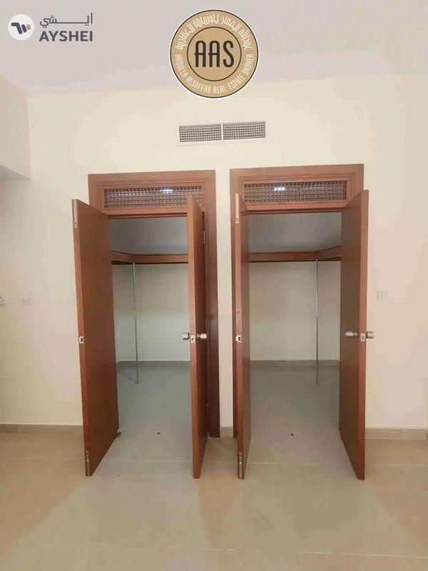 Spacious and luxurious 4bhk with maids room in mankhool near sharaf dg metro station