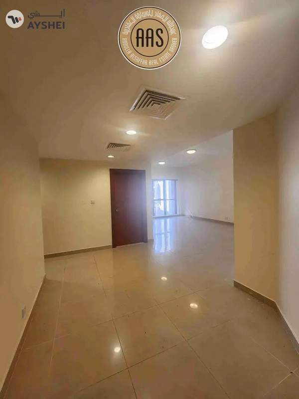 Spacious and luxurious 4bhk with maids room in mankhool near sharaf dg metro station