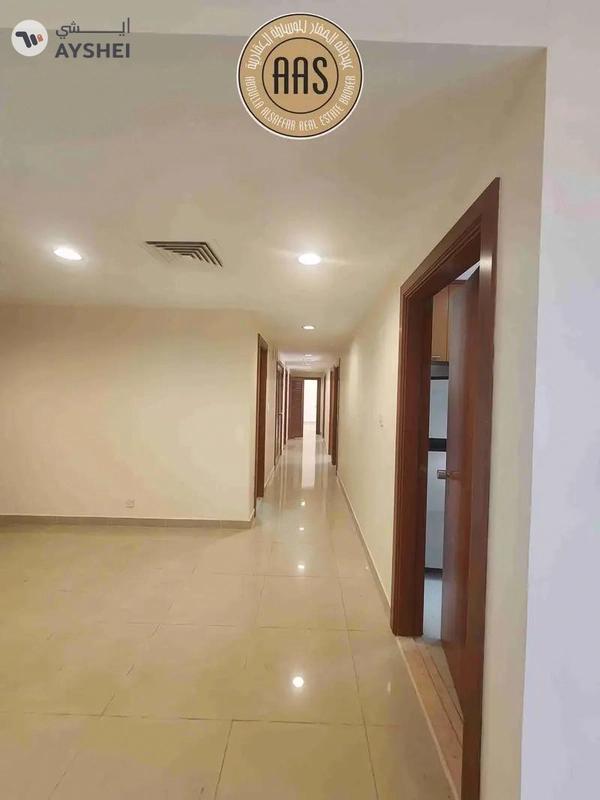 Spacious and luxurious 4bhk with maids room in mankhool near sharaf dg metro station